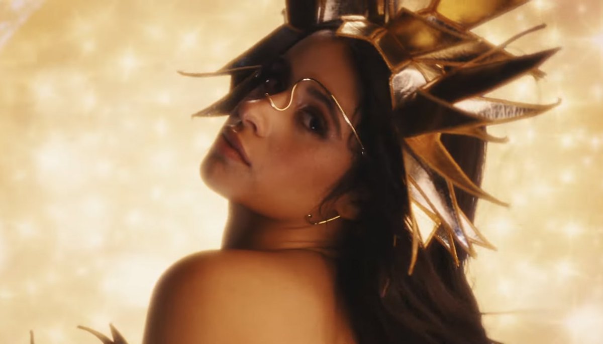 PopCrave's tweet photo. .@Camila_Cabello &amp; @MariaBecerra22 have released the music video for “Hasta Los Dientes.” 

Watch: https://t.co/18YF4O46iH https://t.co/DCXsFcPJJu