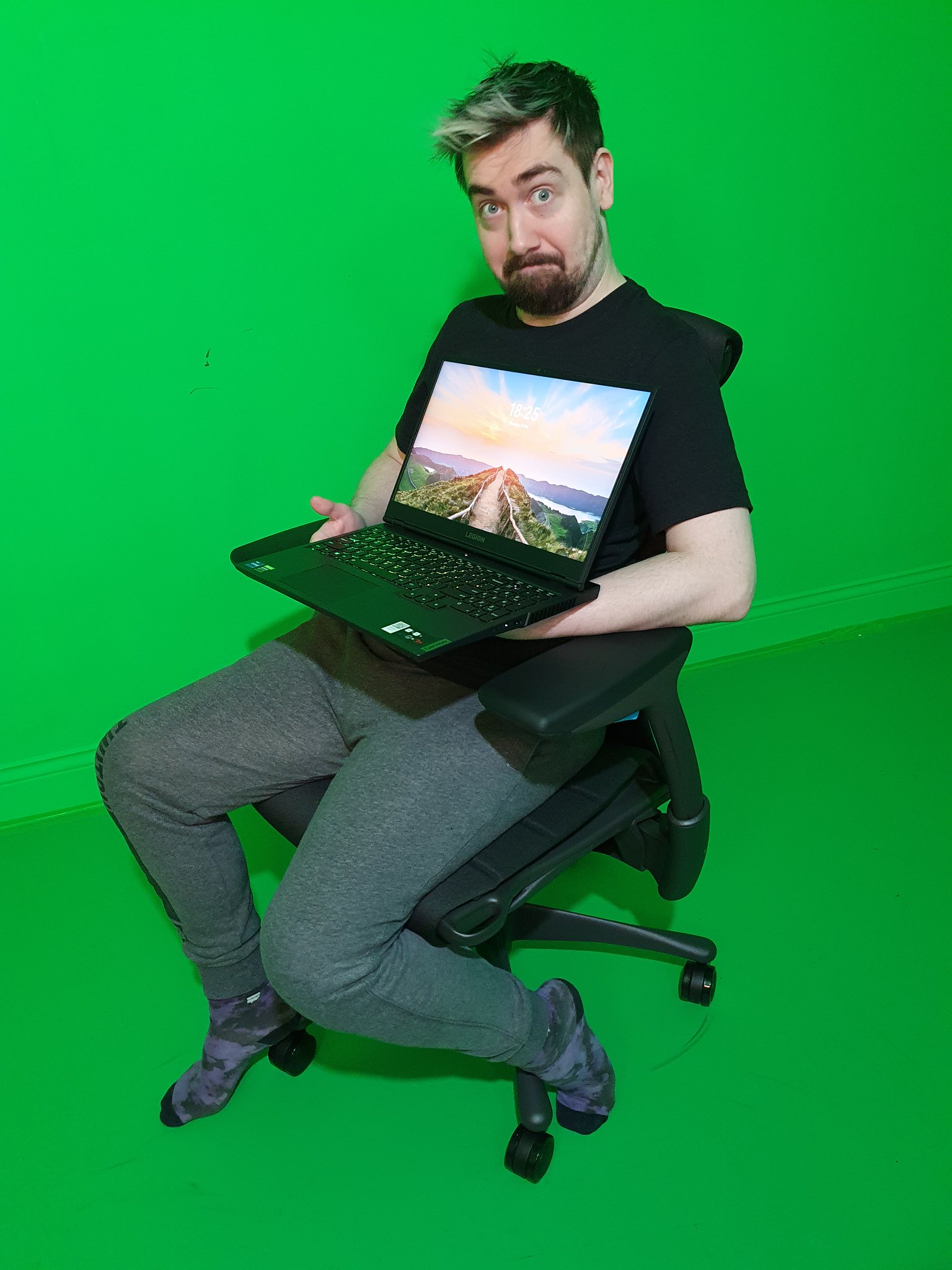 Zizaran on Twitter "The happiest Friday the 13th with lenovolegion