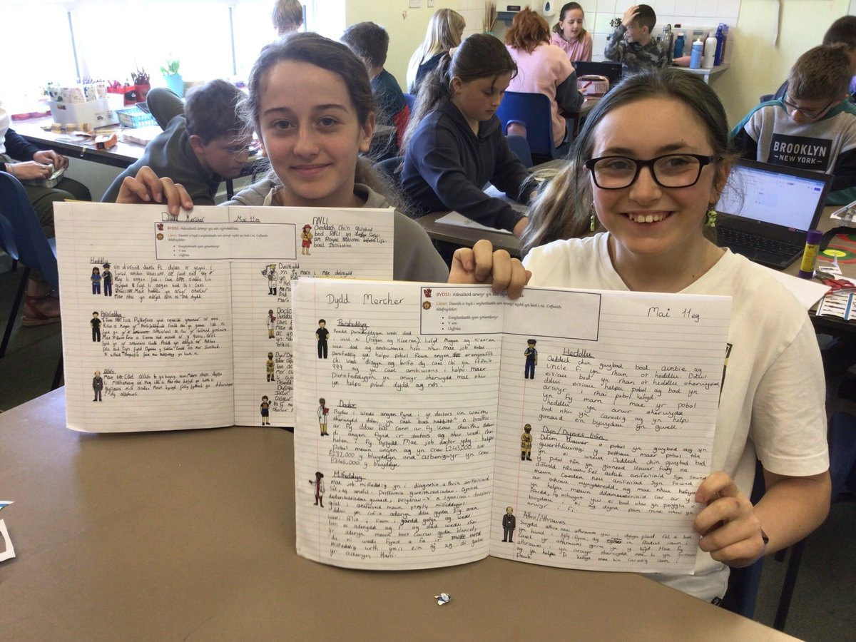 MorfaRhianedd's tweet image. Rhai enghreifftiau o waith ardderchog blwyddyn 5 a 6 yn trafod arwyr lleol. ✍️

Some amazing work that year 5 and 6 have written about local heroes.✍️
