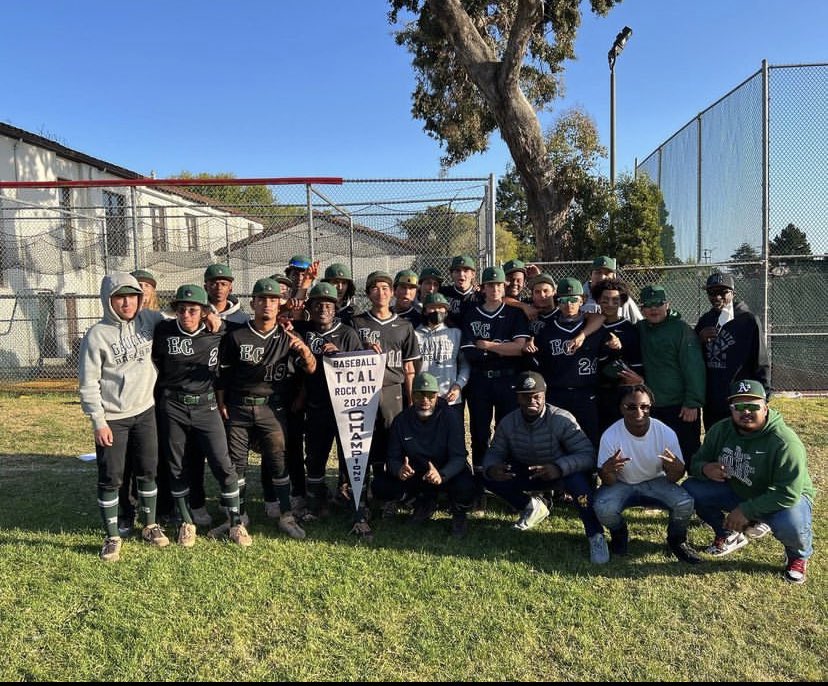 HarperMarkeith's tweet photo. League champs back 2 back 💸 https://t.co/xemVR6TJkT