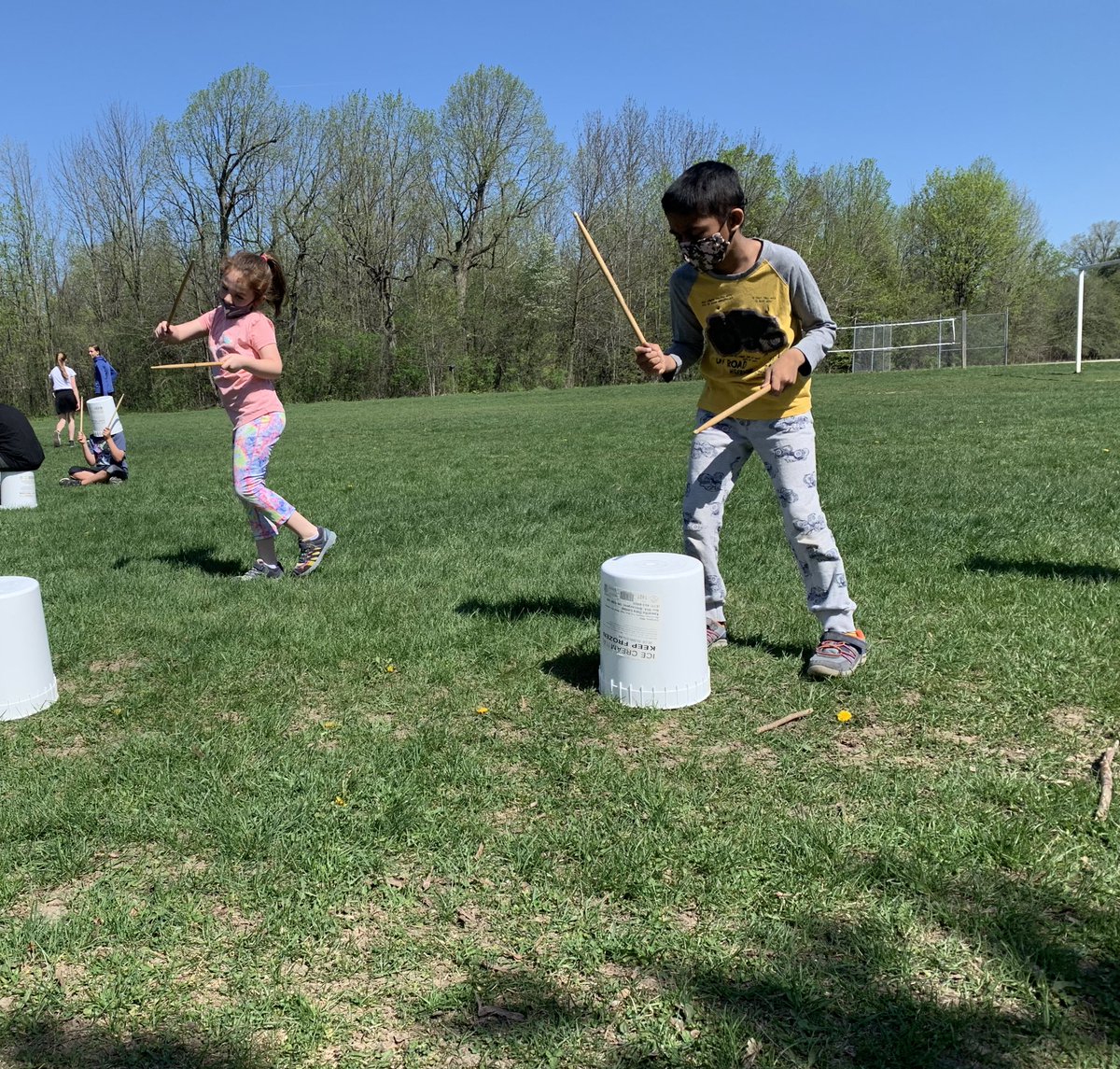 MsCarterLearns's tweet photo. Math, music, dance, drama, active listening - you can teach it all in one lesson with bucket drumming!! @JackCallaghanPS @tldsbmath @TLDSB_arts https://t.co/cZhO8YrktZ