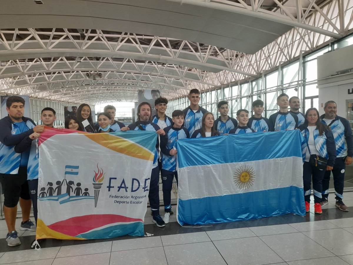 FADEarg's tweet photo. La delegación de @FADEarg ✈️ rumbo a la ISF Gymnasiade en  Normandy  Francia🇫🇷.
@ISFsports @lpetrynka @ines_arrondo @DeportesAR @Leot14 
Un sueño hecho realidad!!
➡️SomosFADE🇦🇷❤ https://t.co/DwxmuRAvLR