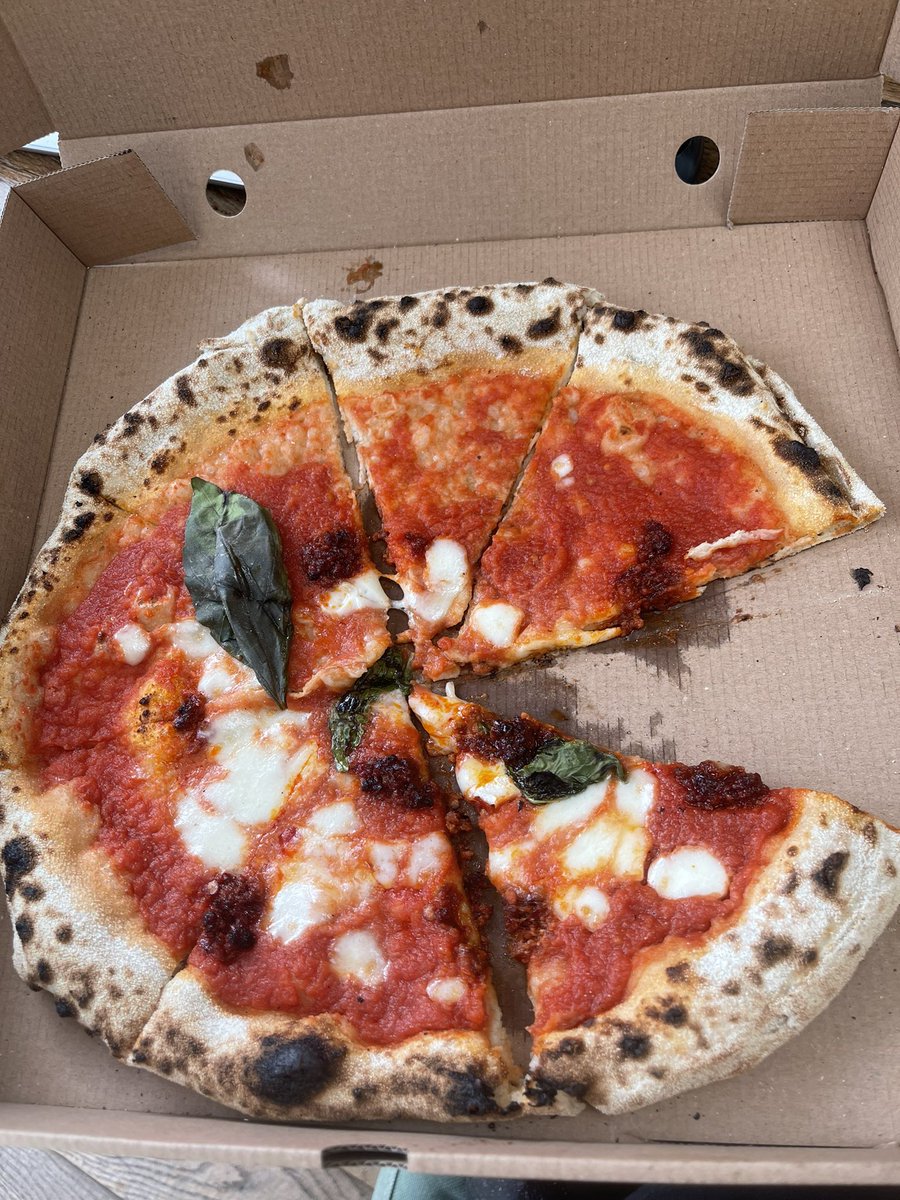 NadineWildPalm's tweet photo. Ordered two pizzas from @mamma_dough just now, really tasty but Iβll be honest, I donβt think you should have to ask for extra cheese on a cheese and tomato pizza! #justsaying #morecheeseplease #pizza #pizzaproblems #cheeseandtomatopizza #π https://t.co/3M6HPwjmKv