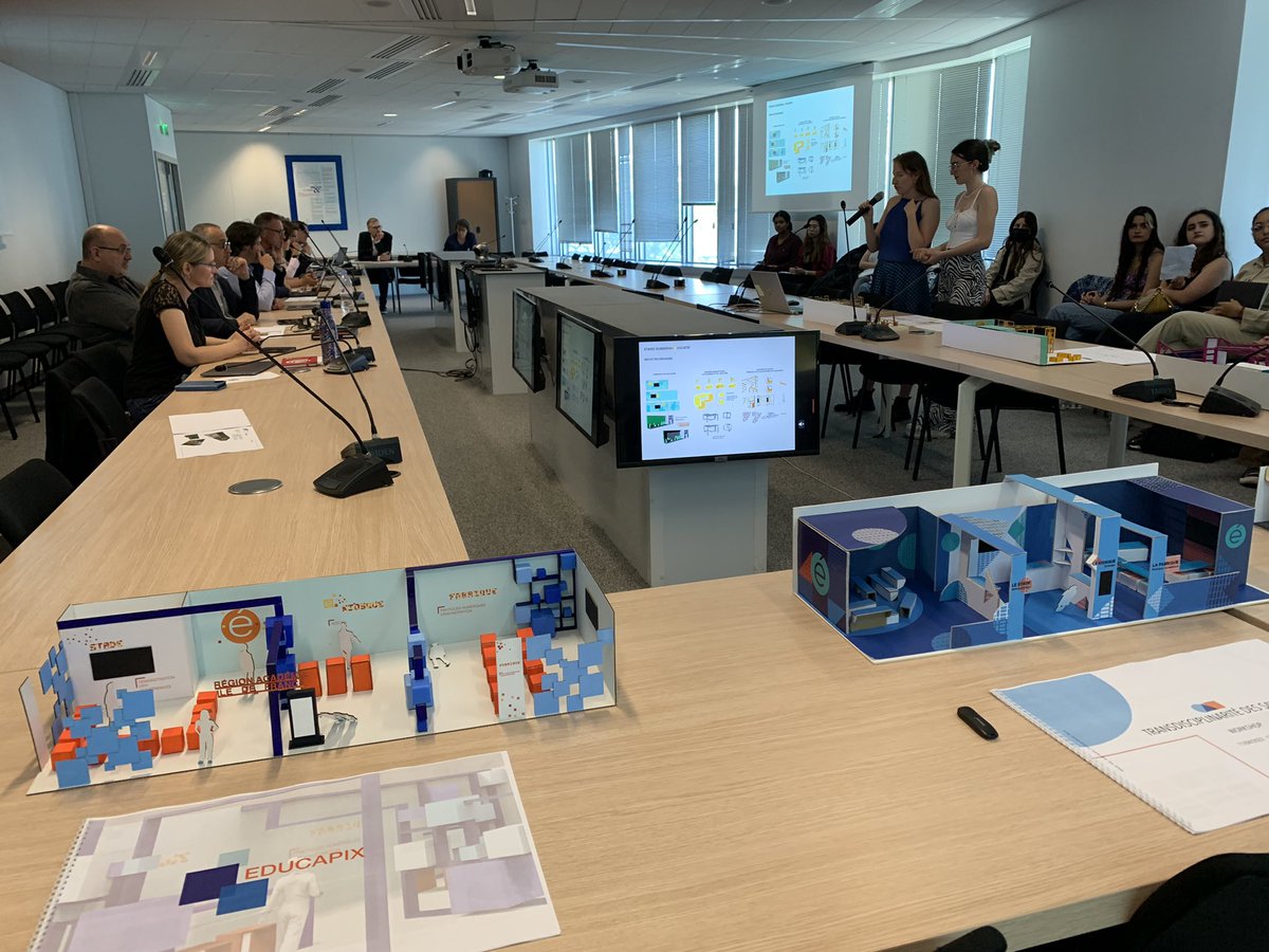 PhTAILLARD's tweet photo. @Academie_Paris @RAIledeFrance @CKerrero 

Les étudiantes de 3e année de DNMADE « Design Événement » du lycée Maximilien-Vox 75006 présentent à la DRANE et au SGRA ÎIe-de-France, 7 magnifiques projets de design du futur stand de @RAIledeFrance à @educatectice 2022
Bravo à elles ! https://t.co/XNjVXOmOje