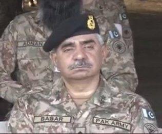 HayatIrram's tweet photo. The most interesting characters of Pakistani POLITICS are @CMShehbaz & @OfficialDGISPR Where Beggars are not Beggars and the Neutrals are not Neutrals.Both are lying to themselves ;)
#GateNo4 #Bajwa @Pakistan_Army #imrankhanPTI #ISPR #PakistaniGenerals
#امپورٹڈ__حکومت__نامنظور https://t.co/9ZLe0iAsx1
