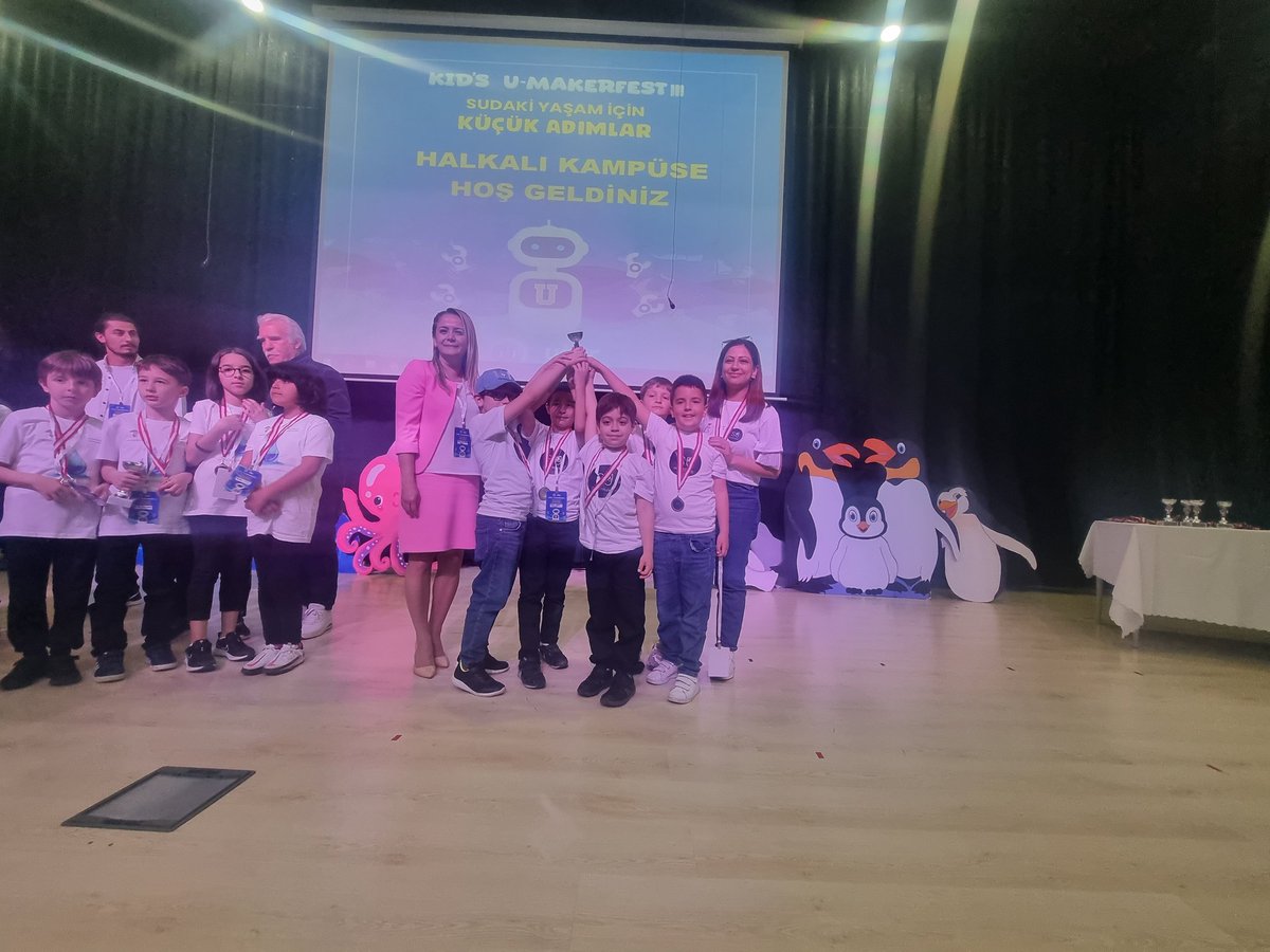 Kids UMakerFest etkinliğine katılan takımlarımızdan 
Pro-Robotçular Takımımız Alternatif Çözüm, 
Su Dedektifleri Takımı Ruhu,
Sualtı Koruyucuları Takımı Kurgu Ödüllerine layık görüldü.
#kidsumakerfest
<a href="/ardaergez/">Arda ERGEZ</a> 
<a href="/dilekkrts/">Dilek Şekerci</a> 
<a href="/BanuSagun/">Banu Sagun</a> 
<a href="/MutluKocagra/">Mutlu Koçağra</a> 
<a href="/PalaskaSelcuk/">SELÇUK PALASKA</a>