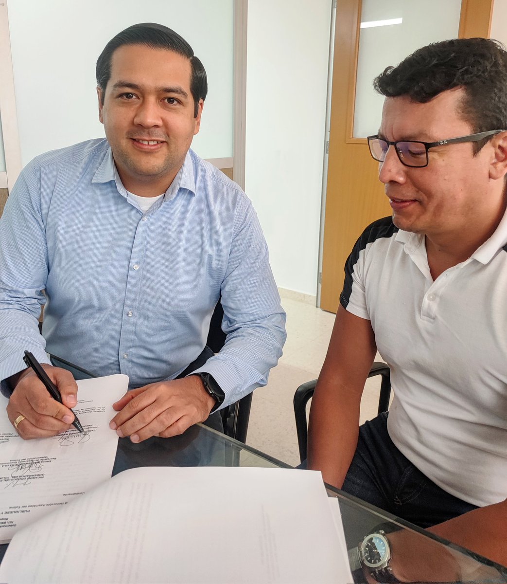 carlosandresalc's tweet photo. 1/2 #PartidoMIRAPorLosEmprendedores | En compañía del Diputado @giovannydiputad radicamos en @Asamblea_Tolima Proyecto de Ordenanza con el objetivo de Institucionalizar el Festival Anual #ElArteDeEmprender, en articulación con @desaecotol.
@PartidoMIRA https://t.co/lxsSFBdBRY