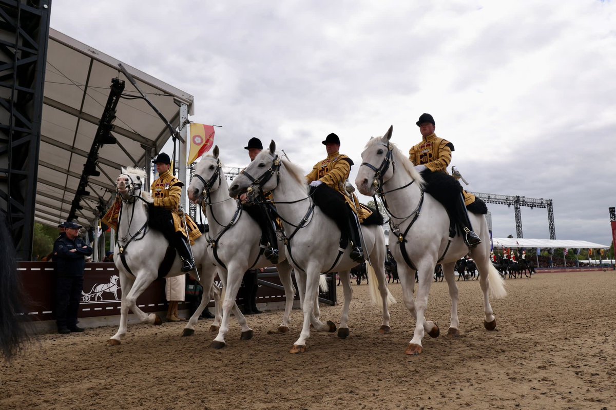 ArmyInLondon's tweet photo. So much at @windsorhorse to look forward to today: the @BritishArmy is starring in the #PlatinumJubilee Pageant ‘A gallop through time’ with @KingsTroopRHA @HCav1660 @ColdstreamGds @The_SCOTS @SCOTS_DG @Corpsarmymusic presenter Alan Titchmarsh and @VernStokes https://t.co/BY9DuWhv6f