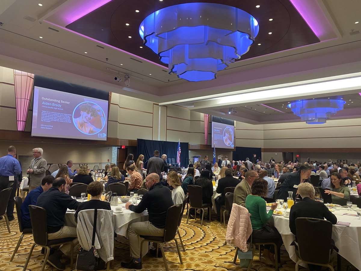 KalRESA's tweet photo. KRESA honored 76 Kalamazoo County high school seniors at the 36th annual Outstanding Senior Awards Breakfast at the #RadissonKZOO.
For full list of the Outstanding Senior Award recipients and scholarship donors, read the full story on our website: https://t.co/TMdjzZC1ak https://t.co/JsB0T6cX0L