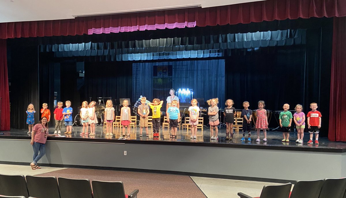 ChildsSanta's tweet photo. Graduation Practice in progress! I can’t believe my sweet kiddos are moving on to Kindergarten. I am so proud and honored to be their teacher. ❤️ #inmyfeels #tigerlegacy https://t.co/gNm2SKU8pX