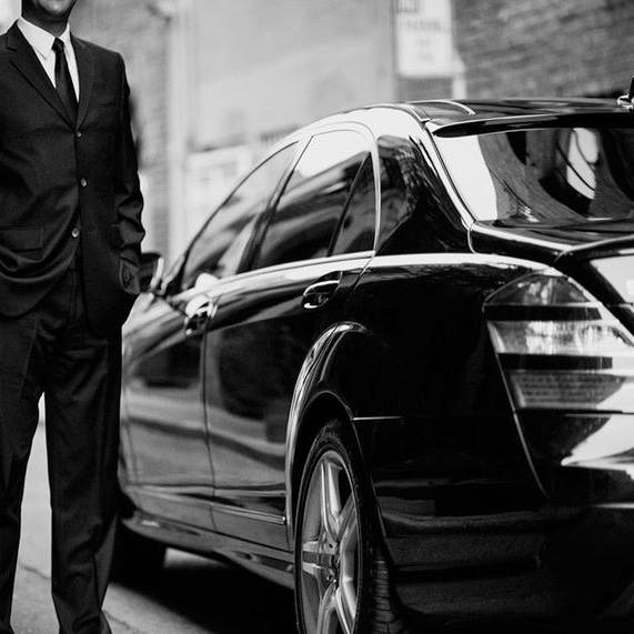 Your ride is ready. Give us a call.

#chauffeurednstyle #chauffeuredtransportation #raleighnctransfers #raleighisgrowing💥 #raleighinternational