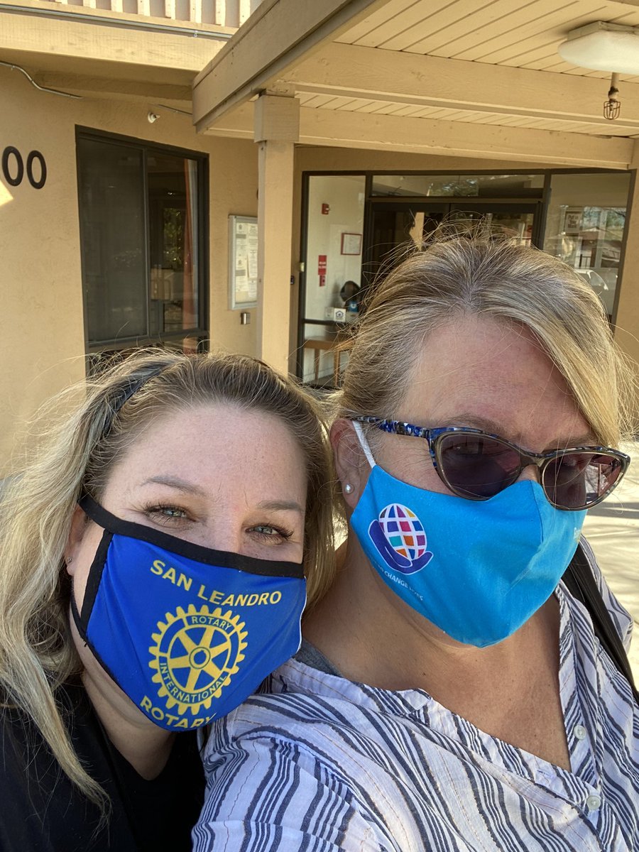 jreedsf's tweet photo. One of my favorite things about being part of ⁦@rotarysl⁩ is supporting organizations like ⁦@SOS_MOW⁩ through our community #grants program and our weekly #partnership delivering meals to ⁦@CitySanLeandro⁩ seniors. #volunteer #service https://t.co/tw3iRMMlmX