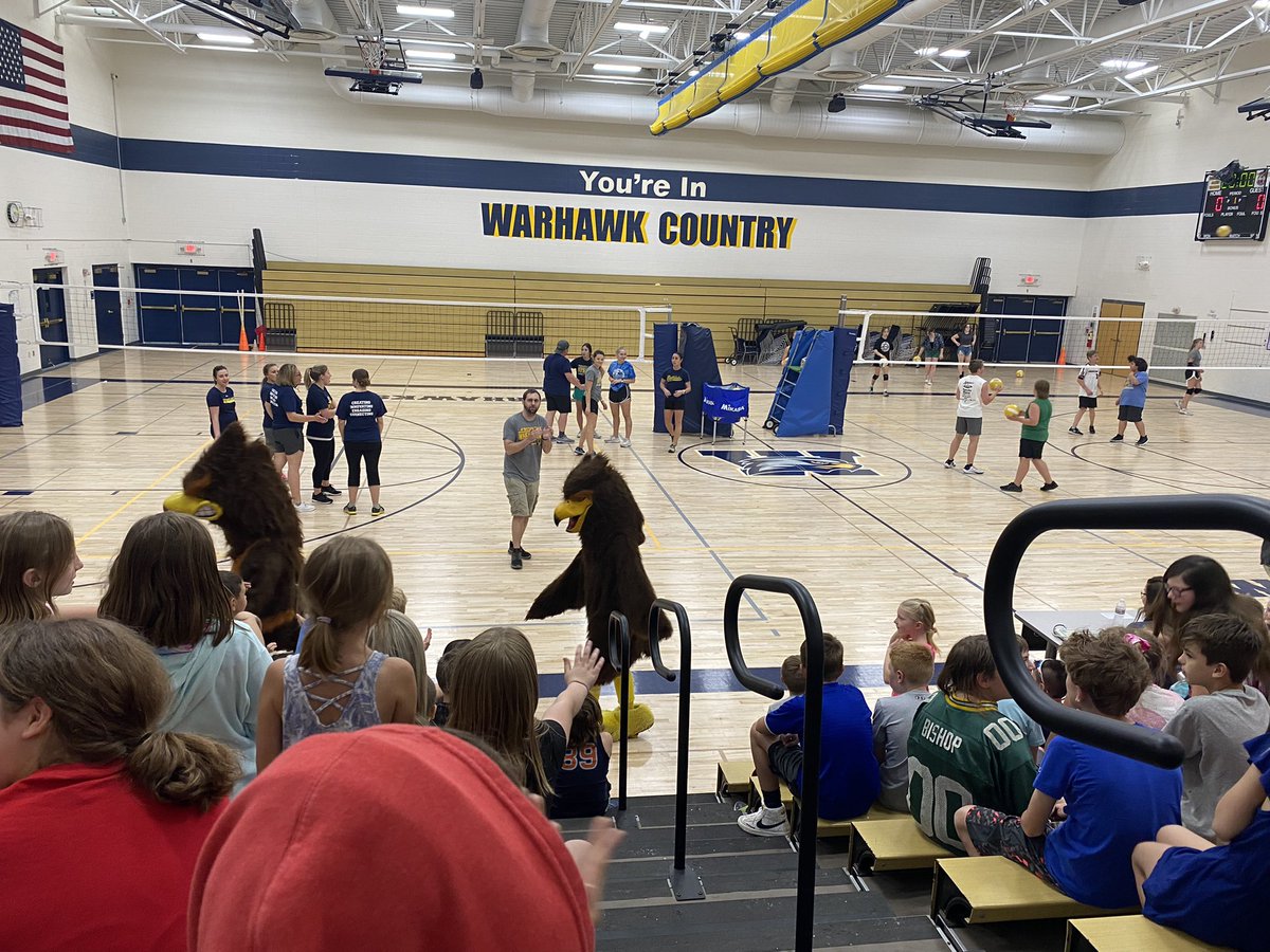 Such a fun afternoon watching the teachers and 8th graders duke it out💪🏼 #wcsflight