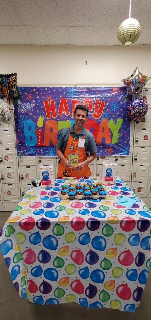 Happy Birthday David Bernal...!!!Have a great day 🥳🎉 Best wishes @h0522Jennifer <a href="/HomeDepot0522/">Home Depot 0522</a>