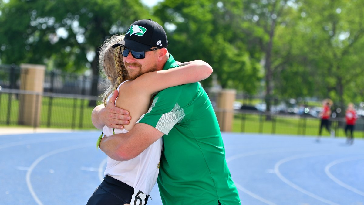 UNDtrackfieldXC's tweet photo. 100m Hurdles Prelim:

Elise Ulseth auto qualifies for the final with a prelim time of 13.65.

#UNDproud #LGH https://t.co/bJ4uAGeZax