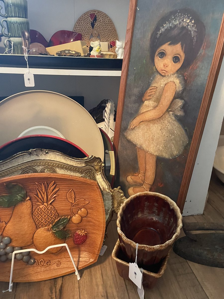 ErasShoppe's tweet photo. New items are in my space at https://t.co/HEVTtjCRNa, located in Rosebud, MO. Looking for a weekend road-trip? Rosebud is a quaint, small town with a main street lined with antique shops. #smalltown #vintage #antiques #supportsmallbusiness #erasshoppe https://t.co/xgimXJLGcP
