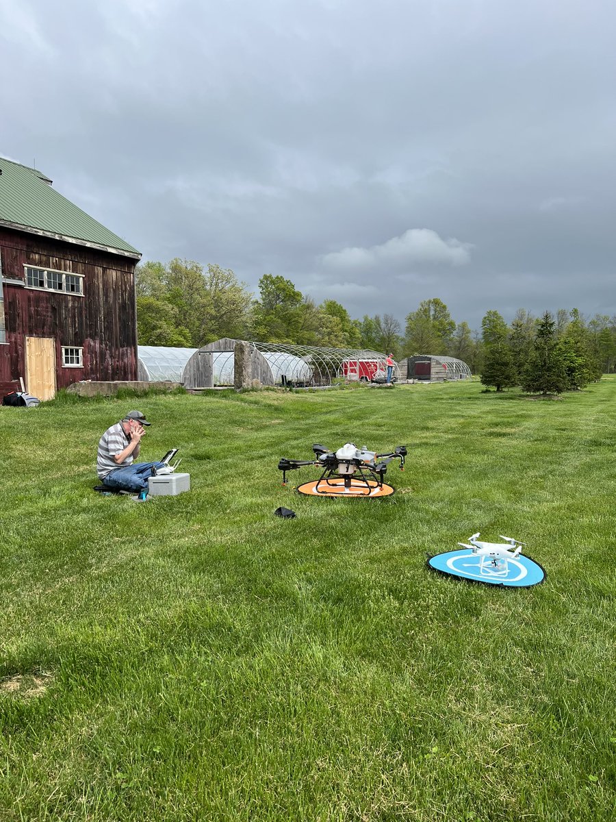 Agro_Watts's tweet photo. Today was field day and we also had some #fpvfun #agrast10 #djiagriculture #precisionag https://t.co/AsQdIxEVSn
