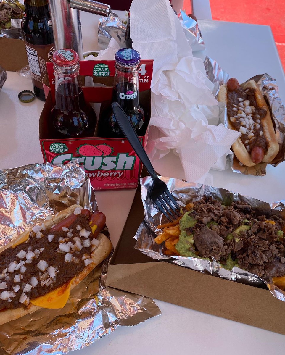 towawaycouple's tweet photo. Great lunch today!  Chili dogs and Asada and Guacamole 🥑 fries at @pinkshotdogs 

#pinkshollywood #pinkshotdog #food #travel #hotdog #rv #rvlife #rvtransport https://t.co/pXCtKaeop7