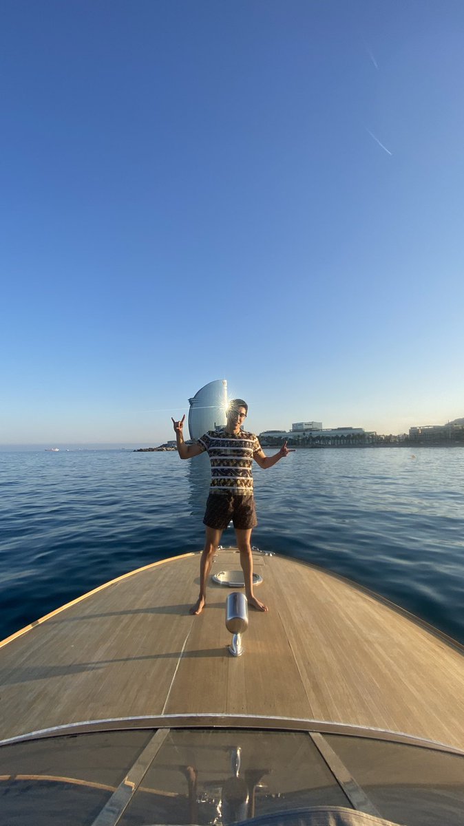 Notunder1000x's tweet image. FUCKING BULLISH FROM BARCELONA WITH ❤️ 🇪🇸 #Fenix #Bullish #Recapitulation #CryptoPsychopath 🦦🌝💎🍀™️®