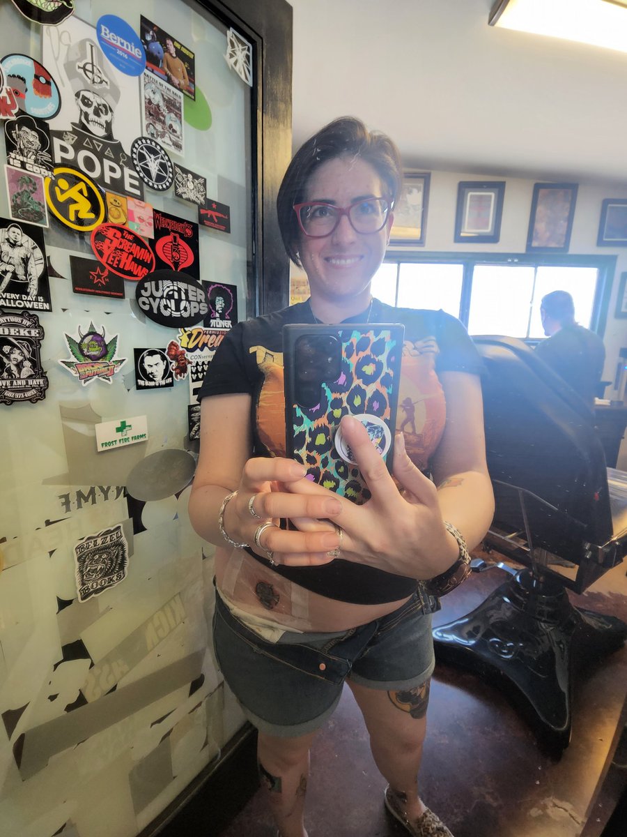 ThatMovieIsFine's tweet photo. Happy Friday the 13th, everyone!
As always, thanks, @Drossartist !#fridaythe13th #fridaythe13thtattoo #starwars #deathstar #darthmickey #flashtattoo #flashtattoos #dannyross #dannyrosstattoos #loveandhatetattoo #loveandhatetattooandpiercing https://t.co/JGAWY8r77B
