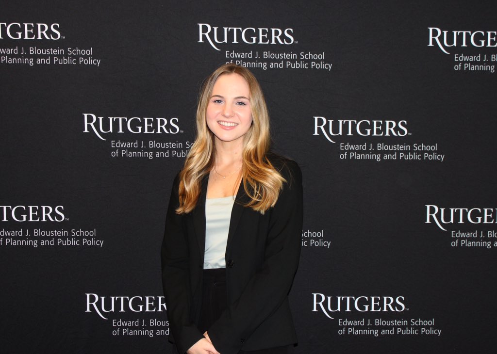 Angela_DAdamo's tweet photo. Honors thesis: defended ✅

Thank you to my family and friends for their support! I spent my senior year @RutgersU working on a project looking at spatial inequities in COVID-19 vaccination rates with my mentor @usama_bilal. So grateful for this experience! https://t.co/RaRBI1ZT36