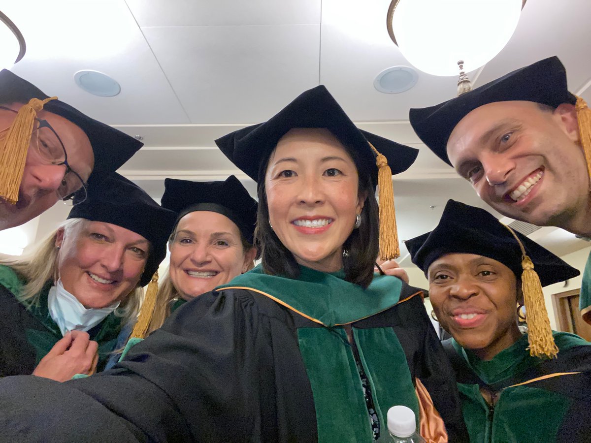 helenjkmorgan's tweet photo. So proud of so many humans today. @EJOdukoya gave the greatest student speech of all time, and Adam Baruch inspired us in so many ways with his wise words to the @UMichMedAdmiss class of 22 #gobluemd https://t.co/LntfgYYpLC
