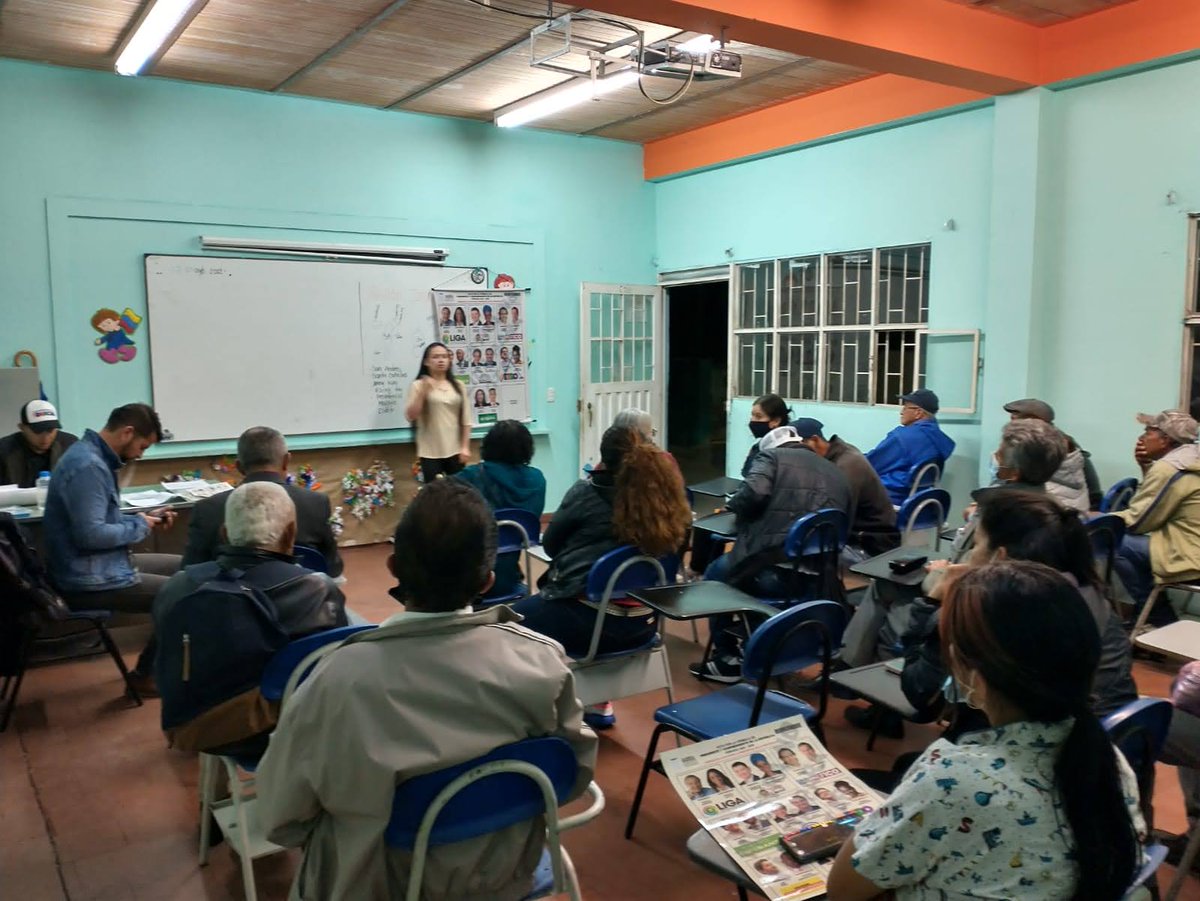 pactohistorico9's tweet photo. Taller electoral en Potosí ... Súmate a ser testigo #elpactoenlascalles #petropresidentefranciavicepresidenta #elcambioenprimeravuelta #ciudadbolívaravanza https://t.co/mkUFj8PZMO
