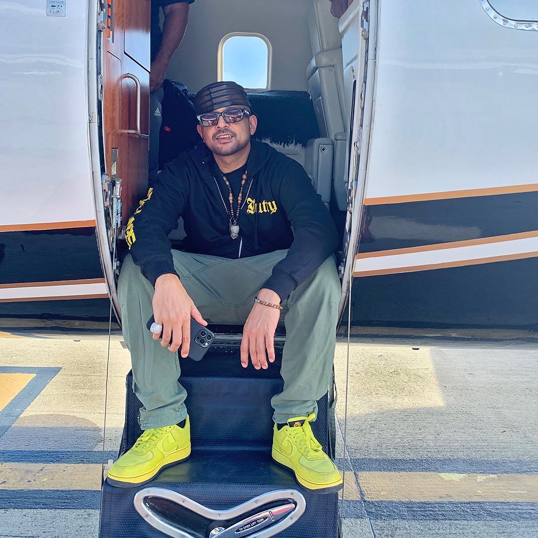 duttypaul's tweet photo. When u cop di new #SCORCHA merch u gonna feel sky high!

https://t.co/hCU3LOYTQ4 https://t.co/MV2JKdJtLM