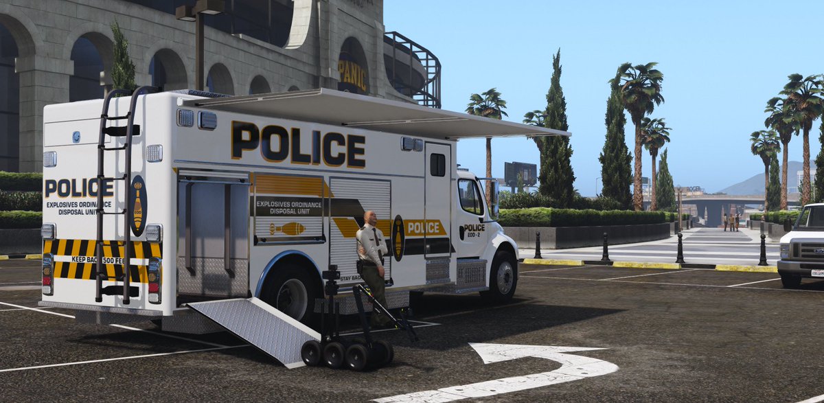 You thought we only had the truck to offer? It’s gotta a little more to it than you saw first glance. 
#FiveM #GTAVRP #DWM