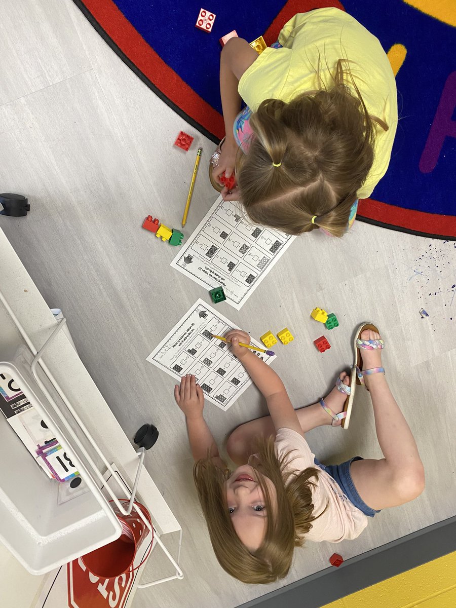 MsCothronPES's tweet photo. L for Legos! 

We used legos to help find the missing addend AND worked together as a team to plan and create different Lego designs! #CreativeKinders #otterlyawesome https://t.co/bbNta6jf31