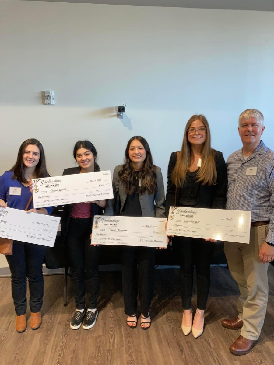 KCALGEARS's tweet photo. Thank you Chris Johnson for your incredible scholarship to our 21-22 Directors. We are so fortunate to have your support and we appreciate you more than you know!

#CTEinKISD #WomenInSTEM https://t.co/wINRZxvXMf