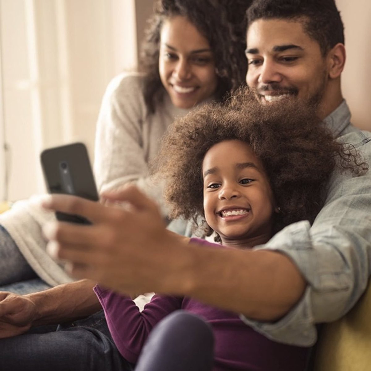 We create technology that does not drive us apart - it brings us closer together.

#coolpad #staytogether #smartfamily #technology