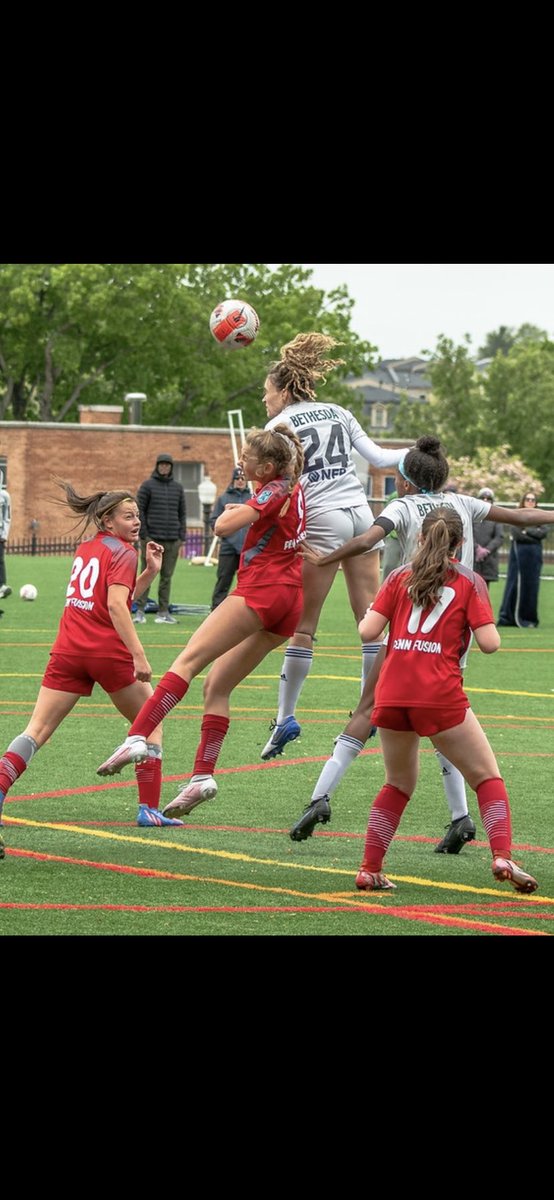 JasmineBoggs6's tweet photo. Heading into the weekend like…⚽️🥅💪😜 https://t.co/EicTaTIcIr