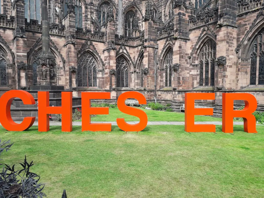 ArchRisk's tweet photo. A sunny day in Ches_er! @ChesterCath @ChesterBID @CheshireLive @ShitChester #Chester #Cheshire #therows #cathedral https://t.co/ydz6FR1ZOE