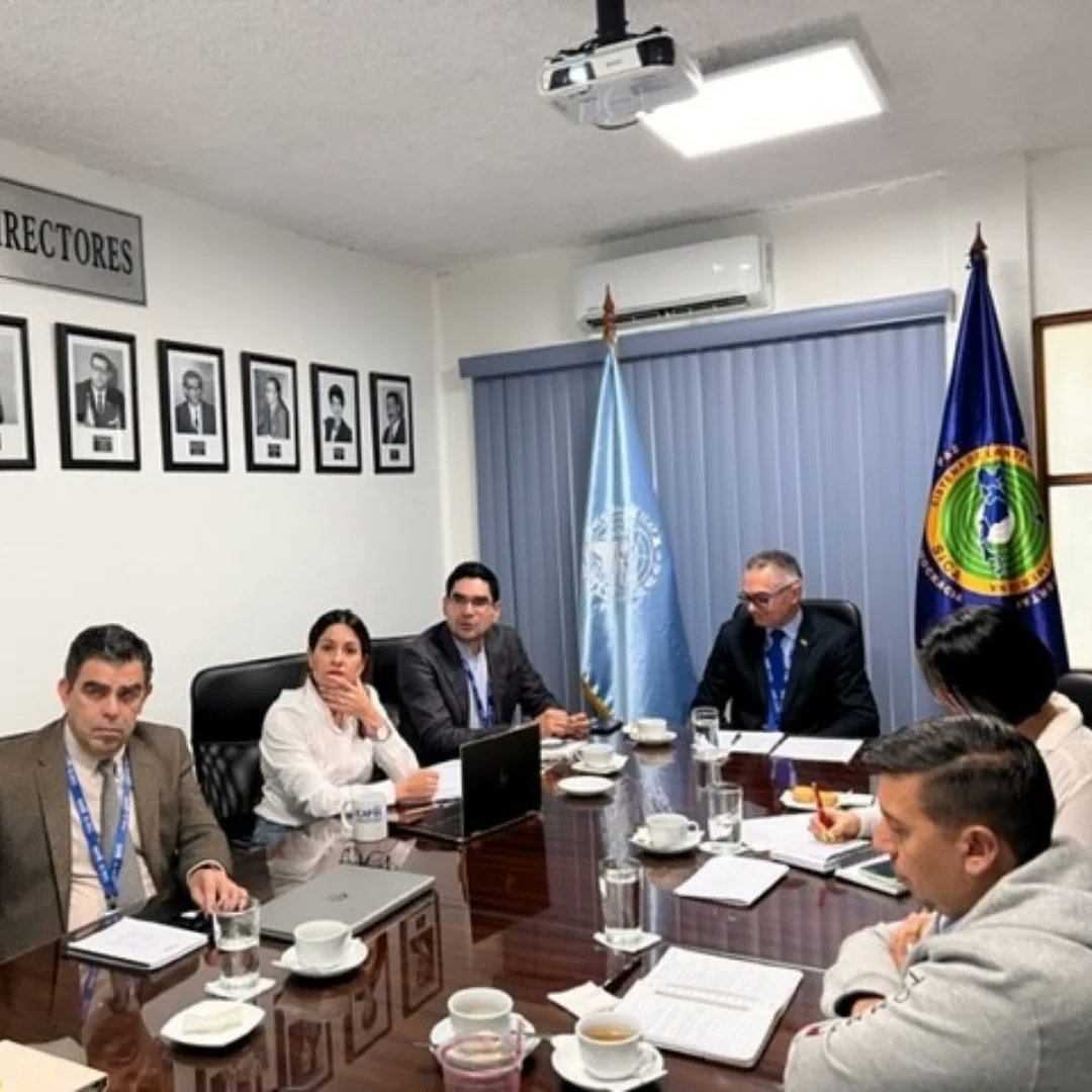 icap_1954's tweet photo. Hoy se realizó una reunión de acercamiento con el Centro Internacional de Estudios, Investigación y Prospectiva Parlamentarios (#CIDEIPP) de la @UnivAustral como resultado de la participación del #ICAP en el Taller Internacional de Académicos y Parlamentarios. https://t.co/AbpbSZjtJM