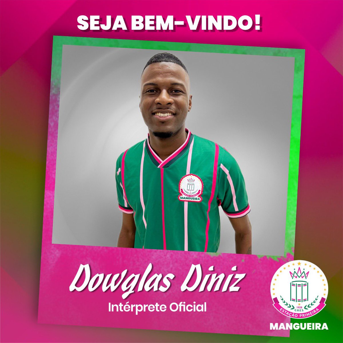 gresmangueira's tweet photo. Prata da Casa! Dowglas Diniz fará parceria com Marquinhos Art’Samba e é o intérprete mais novo a assumir o microfone principal da Estação Primeira. 

Alô, comunidade! Cuidado que a Mangueira vem aí! Sucesso, Dowglas! Orgulho da nação mangueirense 💚💖

#mangueira https://t.co/s714cqz6e8