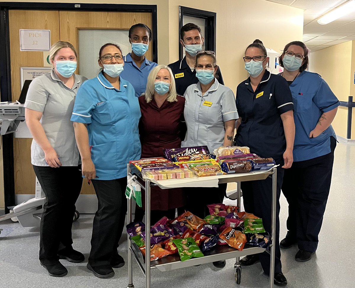 kagneys's tweet photo. Nurses day celebrated a day late for our wonderful AMU team. So proud to be part of you ❤️❤️❤️ https://t.co/tTTncxbGVj