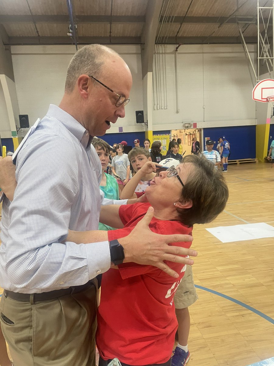 HopeZeanah's tweet photo. Make room for #6! Fairhope West is now the 6th Lighthouse school for BCPSS.  Students, teachers, parents and guests gathered in the gym for the surprise announcement. https://t.co/LrpVaCRnBS