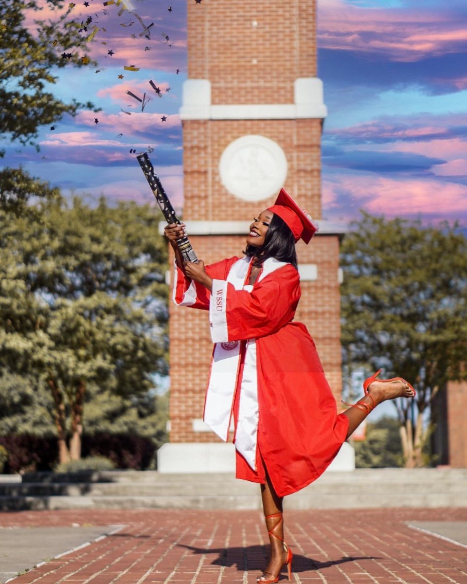 ___makayela's tweet image. An official Alumna of WSSU … Mkay out 🥹🫶🏾 #WSSUGrad #blackgrad