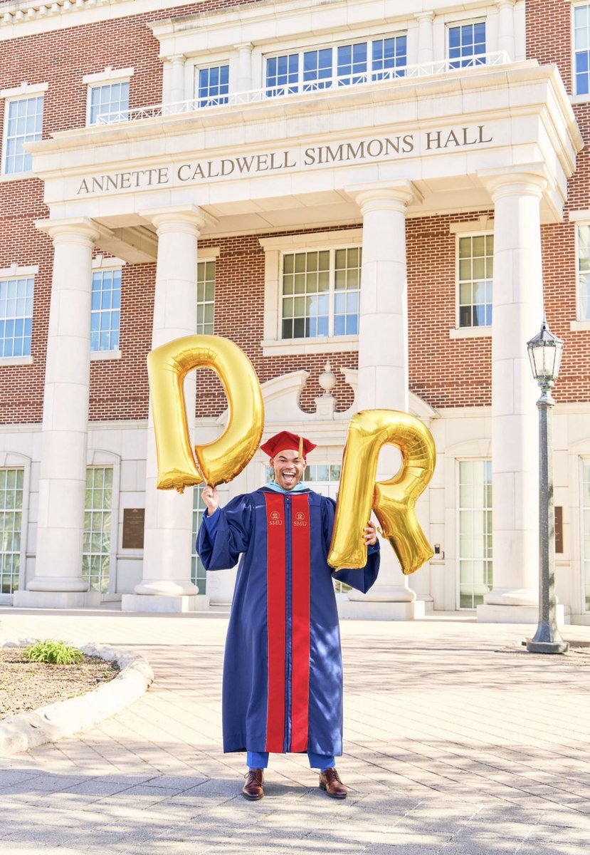 Justin_D_James's tweet photo. The SMU Graduation Experience has begun! The @smusimmons graduation is complete, and I’m so glad my family was there to see it! Stay tuned for the All University Graduation tomorrow @SMU @smueddedleader #SMUGrad22 #TheJourneyOfDrJames #EdDLeader #PonyUp #FiestyFifteen ❤️ 💙 🐎 https://t.co/Uut1R8eouM