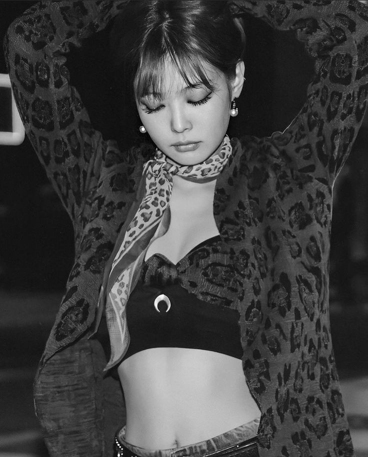 G0THRUBY's tweet photo. jennie kim the hottest woman alive https://t.co/YD1dk7nDE5