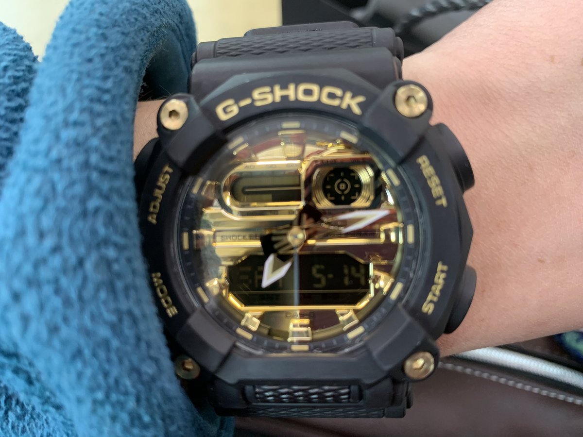 miyakatsu8gen's tweet photo. 自分への誕生日プレゼントということで
最近狙っていたG-SHOCKのGA-2100のピンクゴールドを購入。
ベルトが柔らかくて付け心地が良い。
小ぶりで視認性も良い。
今までメイン使いのGA-900もゴツくて好きやから
これからは気分で使い分けしよう。
#GSHOCK
#GA2100
#GA900
#カシオーク https://t.co/a74KAjSaJh