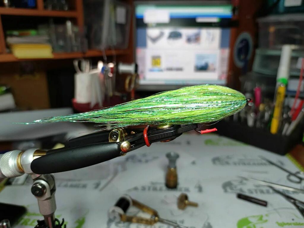 FlymenFishingCo's tweet photo. 📸: @dimitrirepele. Nice fly for #baitfish incorporating
bucktail and predator fibre here! 🔥🎣
.
.
.
#streamerfishing #flytying #flyfishing #tyingflies #flydressing #flymenfishingco #streamerjunkie #streamerfishing
#articulationnation #flyfishing #trollingfly #perchfishing #p… https://t.co/lzhfOFzLTR
