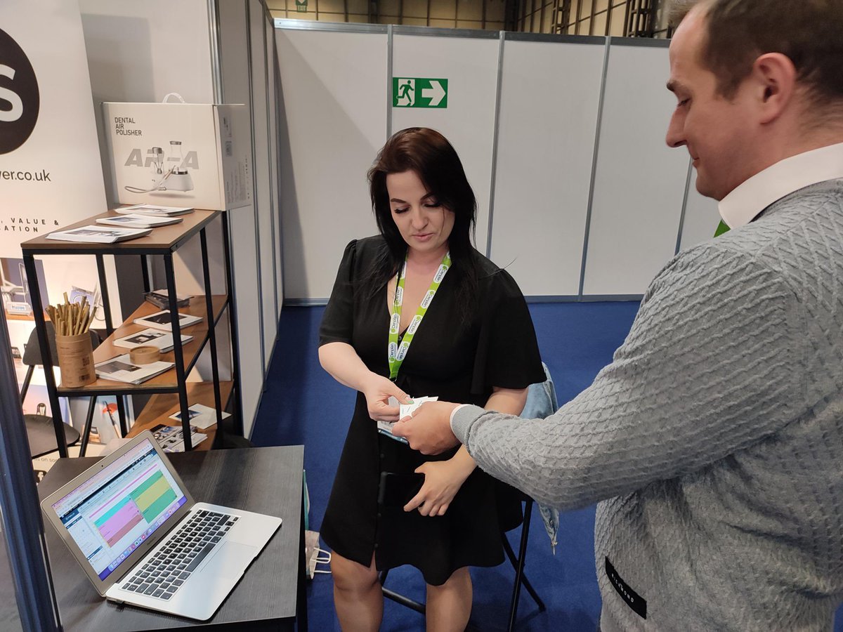 felgdent's tweet photo. @dentistryshowCS great event / best cloud software for Dentist FELG Dent 🇬🇧🦷🇮🇹🇦🇪🇵🇱⌚️📱💻🖥 #felg #felgdent #gofelg #appfordentist #clouddentistry #softwarefordentist https://t.co/3dh4TekTkD