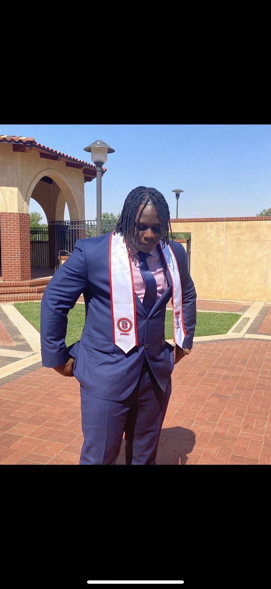 Tbradford97's tweet photo. I been saying I was a Red a Raider since I verbally committed back when I was playing HS football. Now I got the paper to prove it π¨πΎβππΎπ
#ClassOf2022 #ImOfficial
#MoreThanAPieceOfPaper https://t.co/7JtuwLVUjX