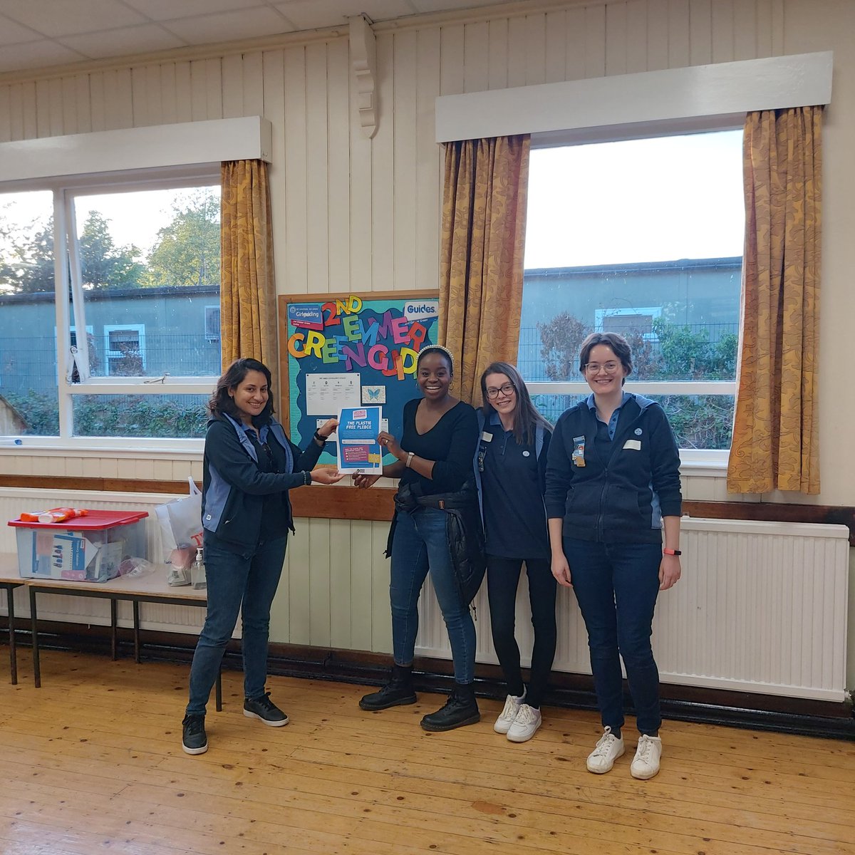 Had the best time this evening joining the 2nd Emmer Green Guides to speak about #plasticfreecaversham &amp; <a href="/sascampaigns/">Surfers Against Sewage</a>
The Guides presented me with their Plastic Free pledge. So pleased to welcome them to the Plastic Free Caversham Community as an ally 💚 #plasticfreecommunity