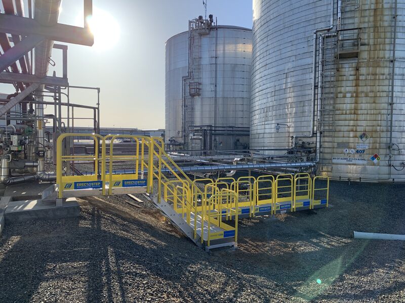 Safe_Rack's tweet photo. If your facility relies on scaffolding to get the job done, you might be ready for an upgrade. Increase efficiency and improve safety for your workers with OSHA-compliant ErectaStep access systems. #saferack #erectastep #fallprevention #fallprotection #safetymatters #osha https://t.co/wi3g3wGncq
