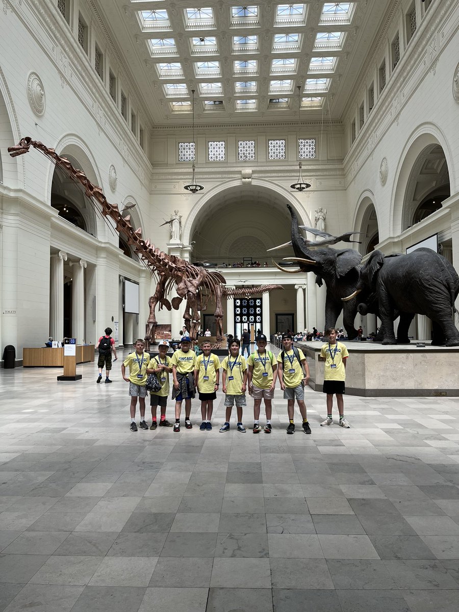 MrMarshallteach's tweet photo. #TheOtherGuys definitely enjoyed the blast from the prehistoric past at the Field Museum!  #SMSChicago @MiddleSaline @SalineSchools https://t.co/JFNDkHhcvV