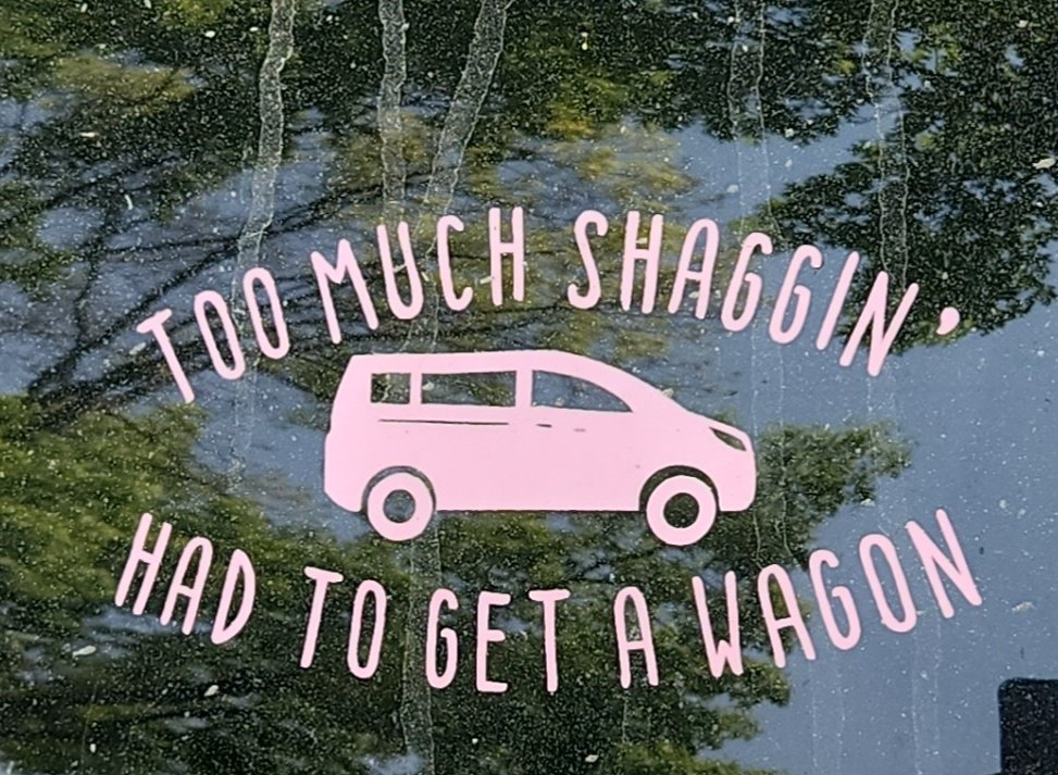 ThatsJustPunny's tweet photo. In case you're not
having a happy Fri-YaY...

Maybe the bumper sticker at morning drop off will make you laugh as hard as it made me 🤣
#IWarnedYaWeCountry #CornfedCornbread #GotCorn  #YesTheyIsAllMine 😜😅 https://t.co/aVMuSuW7Bt
