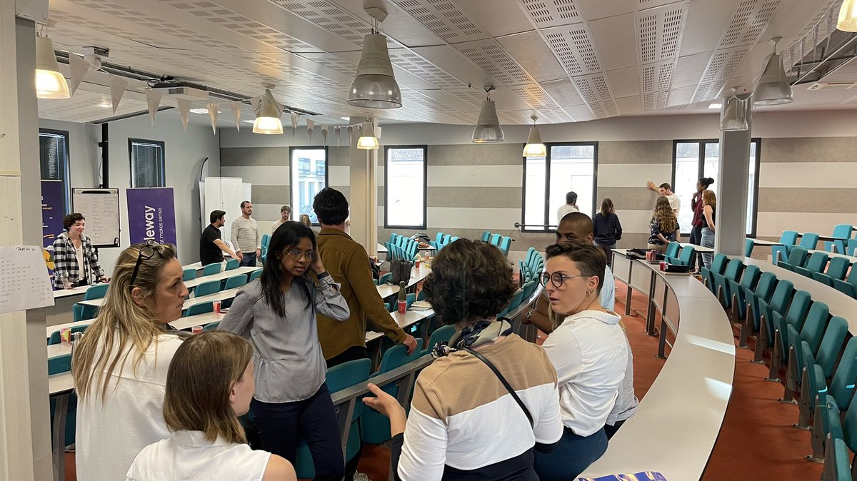 On fait connaissance sur le #StartupWeekend #Bordeaux ! 🤗

Ice breaker en cours !!! 🔴